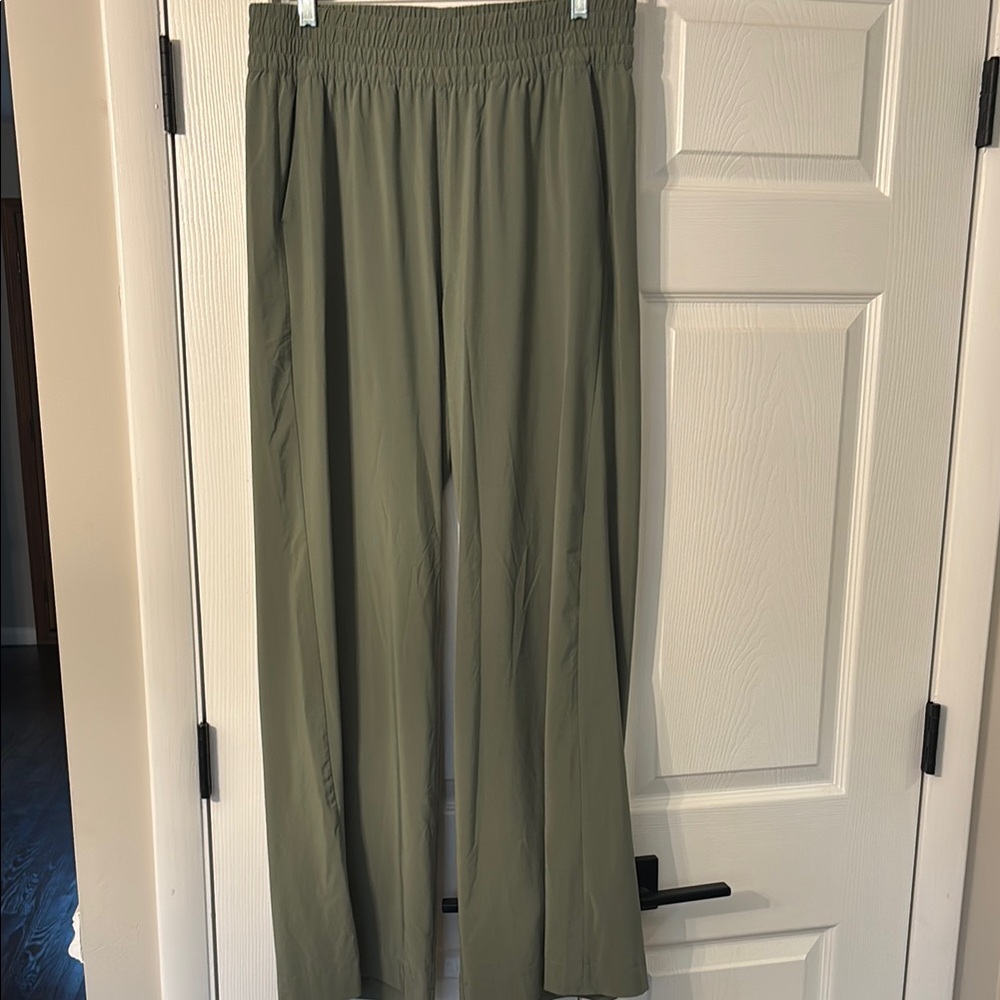 Vuori Olive Green Villa Pants